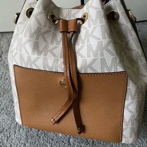 Miachel Kors purse